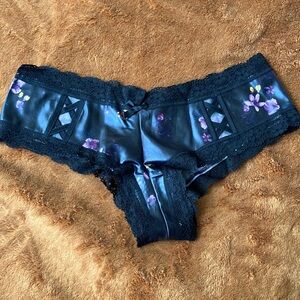 Victoria’s Secret BNWOT Very Sexy Cheeky Panty Size M